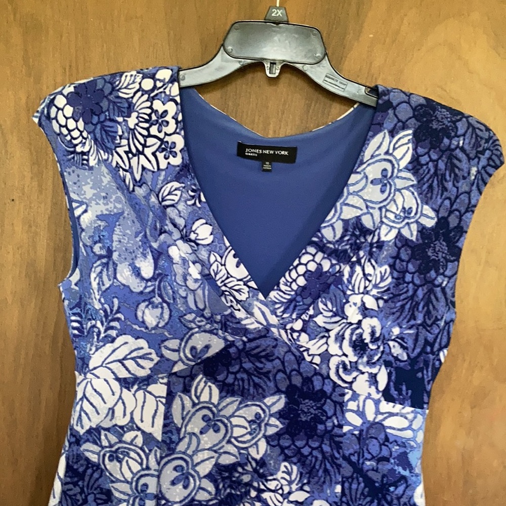 Jones New York floral fit & flare dress w stretch & shoulder pads 10 - Picture 12 of 17